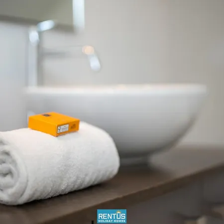 T'uzetje - With Pool In Villa