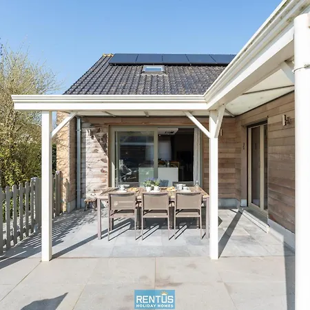 T'uzetje - With Pool In Oostduinkerke