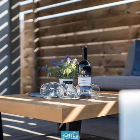 T'uzetje - With Pool In Oostduinkerke