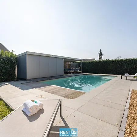 T'uzetje - With Pool In Oostduinkerke