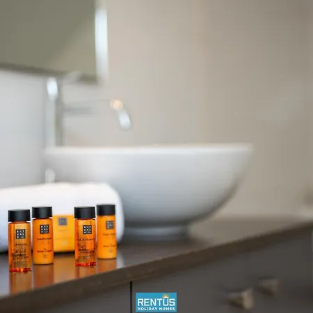 T'uzetje - With Pool In Villa Oostduinkerke