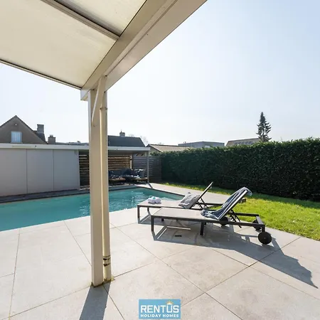 T'uzetje - With Pool In Oostduinkerke