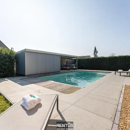 T'uzetje - With Pool In Villa *